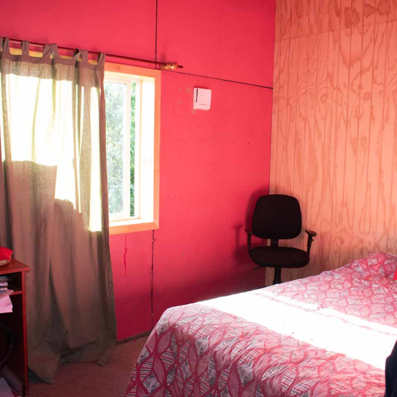 Vendo casa con tres dormitorios