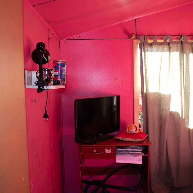 Vendo casa con tres dormitorios