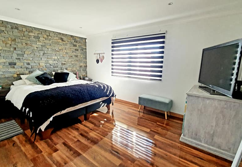 Espectacular Casa de 3 pisos – 4 habitaciones – con Piscina – en Temuco