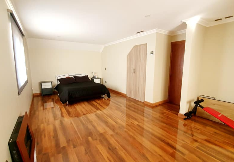 Espectacular Casa de 3 pisos – 4 habitaciones – con Piscina – en Temuco