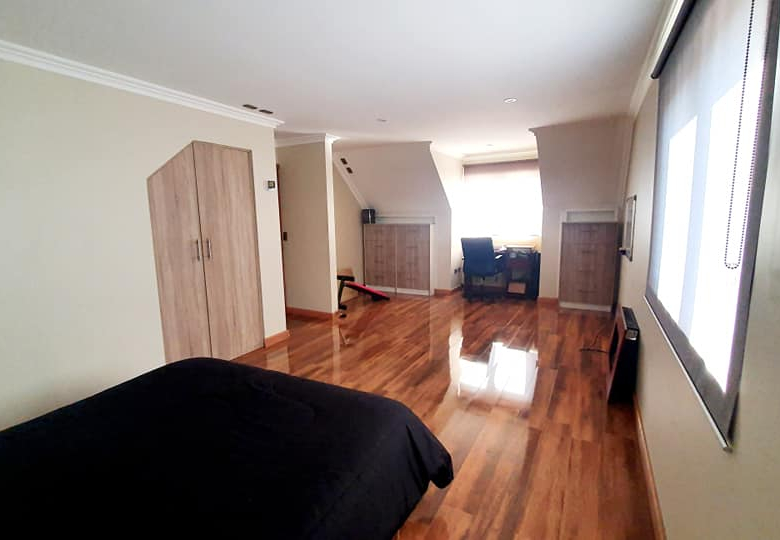 Espectacular Casa de 3 pisos – 4 habitaciones – con Piscina – en Temuco