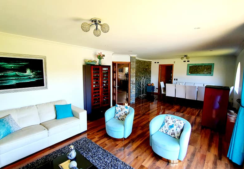 Espectacular Casa de 3 pisos – 4 habitaciones – con Piscina – en Temuco